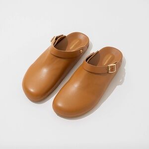 Beatrice Valenzuela Cajeta Clogs in Tan
